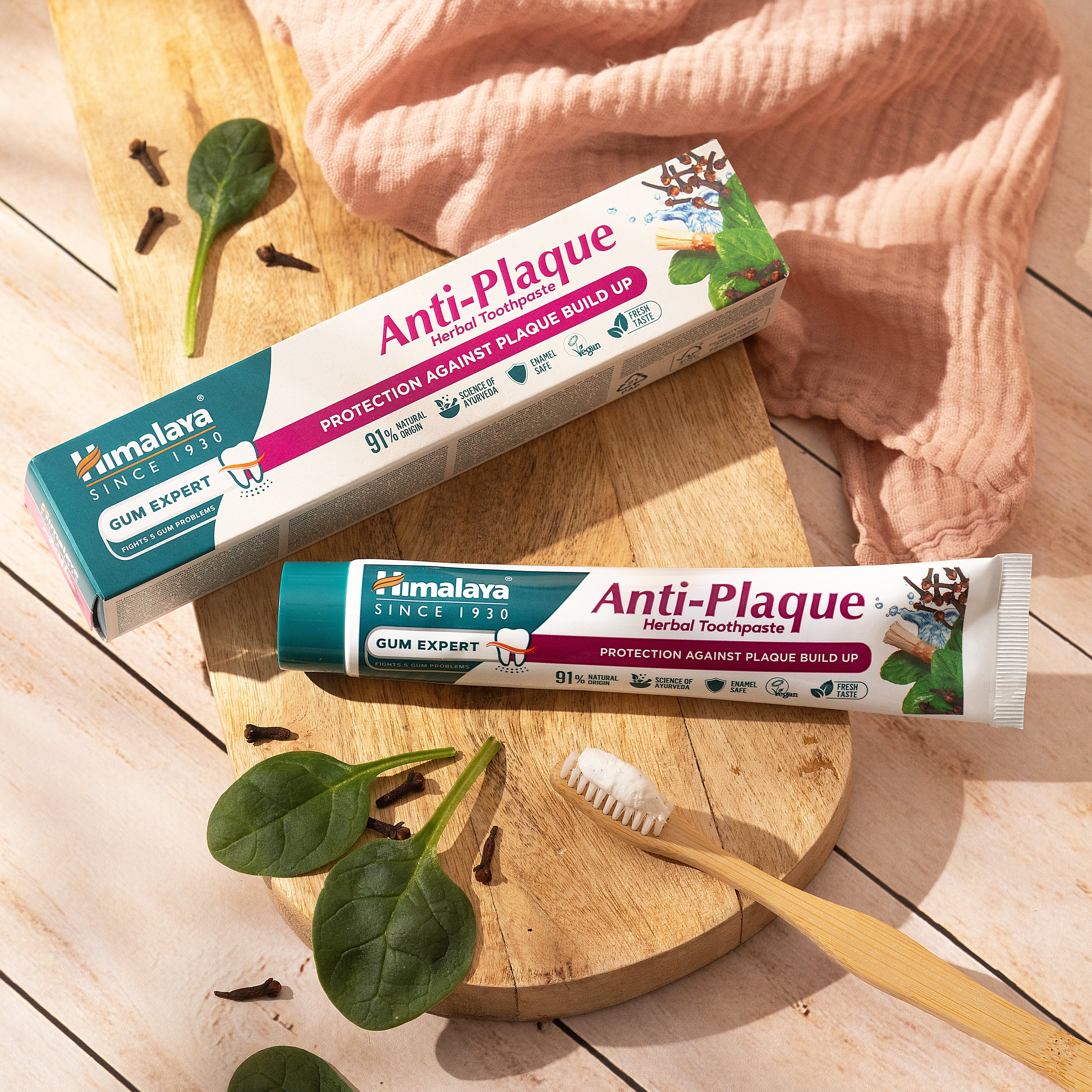 Himalaya Gum Expert Anti-Plaque Kräuterzahnpasta - Image 2